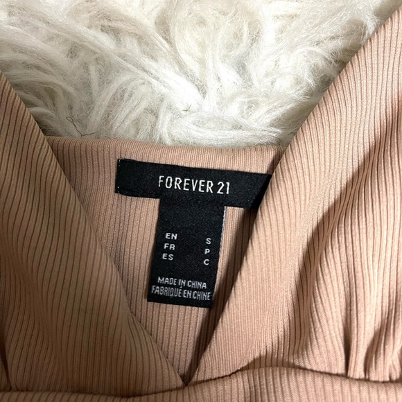 💄2 for 15$💄 Tan Crop Top Size Small - Picture 3 of 5